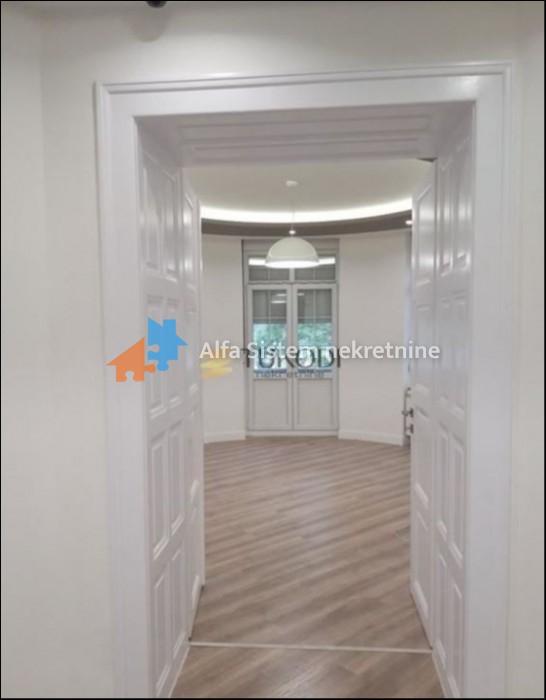 Izdavanje: Poslovni prostor 130 m², Vračar – Beograd