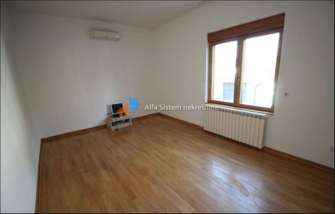 Izdavanje: Kuća 600 m², Savski venac – Beograd