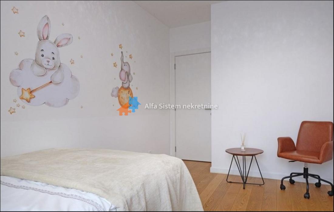 Izdavanje: Trosoban stan 89 m², Savski venac – Beograd