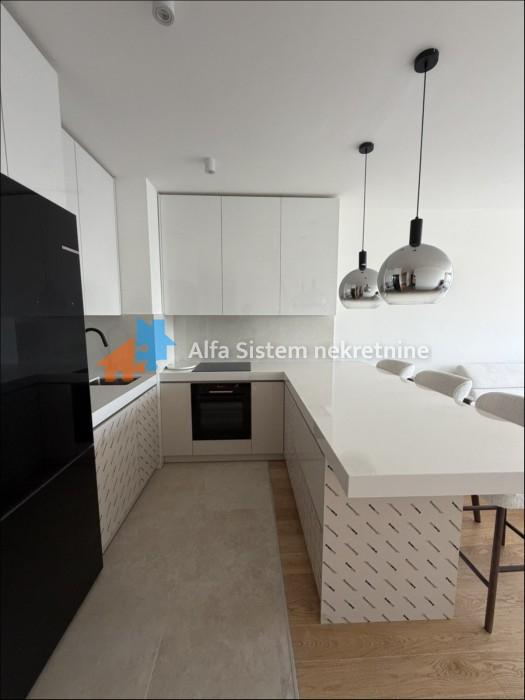 Izdavanje: Troiposoban stan 105 m², Novi Beograd – Beograd