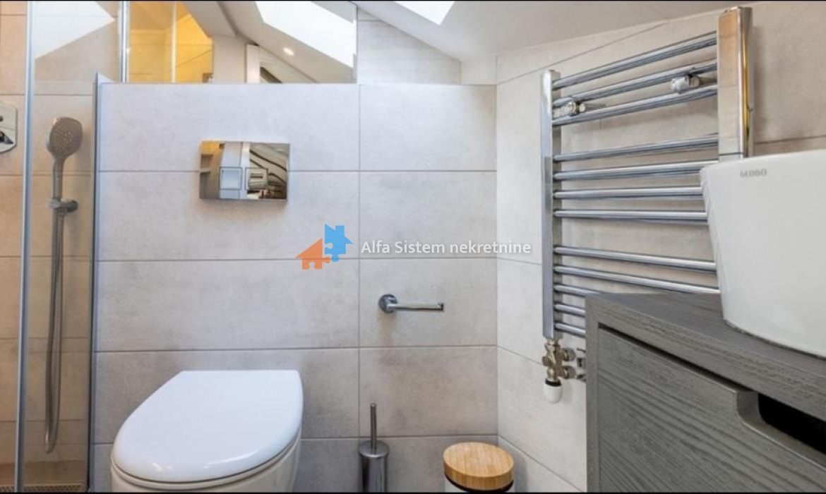 Izdavanje: Četvorosoban stan 108 m², Savski venac – Beograd