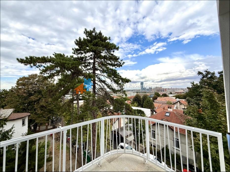 Izdavanje: Četvorosoban stan 123 m², Savski venac – Beograd