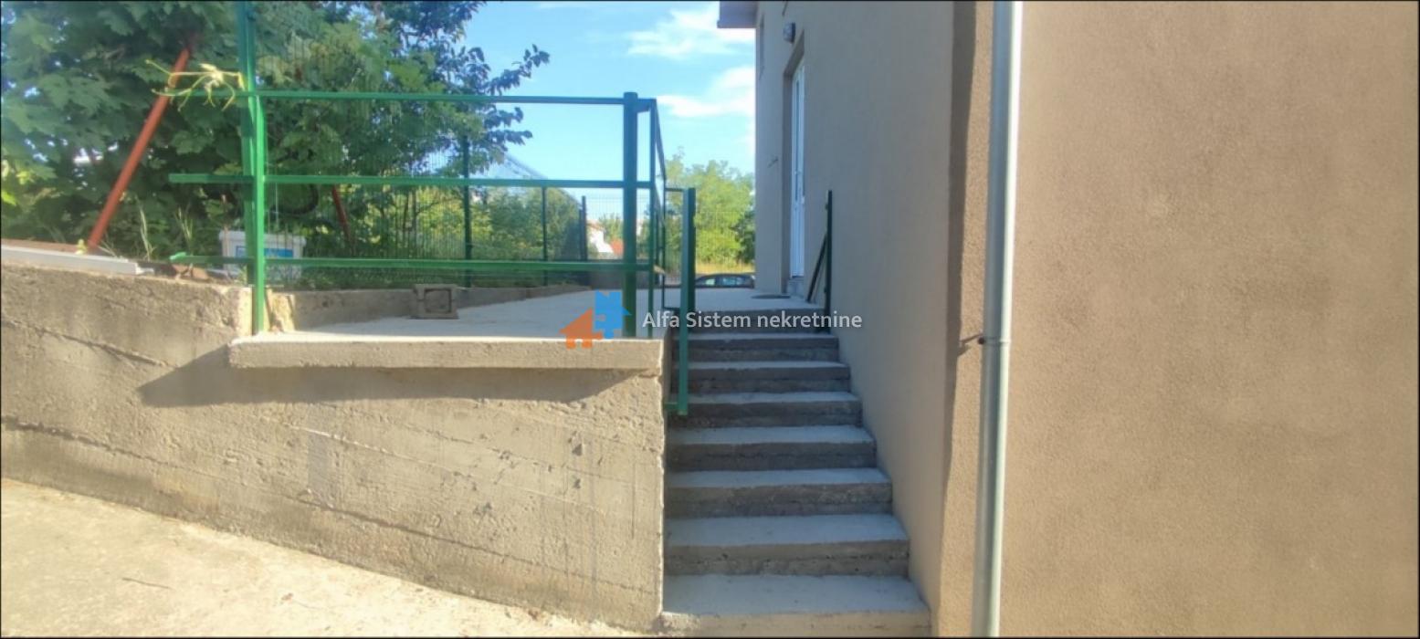 Izdavanje: Poslovni prostor 120 m², Zvezdara – Beograd Izdavanje: Poslovni prostor 120 m², Zvezdara – Beograd