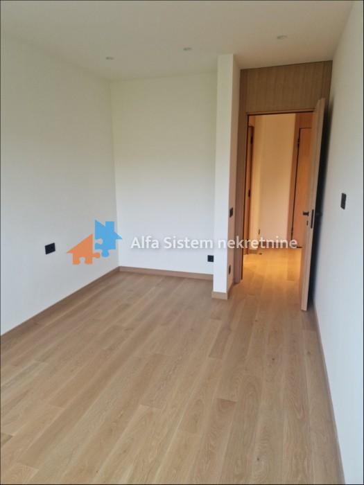 Izdavanje: Trosoban stan 66 m², Savski venac – Beograd