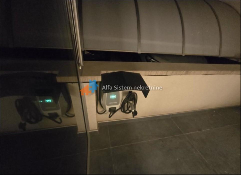 Izdavanje: Trosoban stan 86 m², Savski venac – Beograd