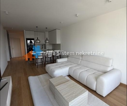 Izdavanje: Troiposoban stan 105 m², Novi Beograd – Beograd