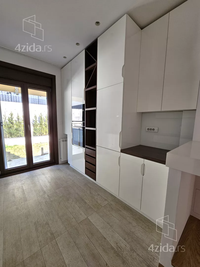 Izdavanje: Kuća 240 m², Dedinje – Beograd Izdavanje: Kuća 240 m², Dedinje – Beograd
