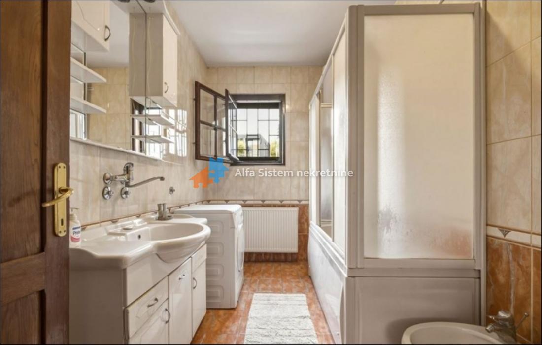 Izdavanje: Kuća 330 m², Dedinje – Beograd
