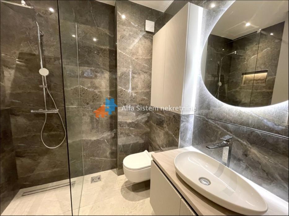 Izdavanje: Poslovni prostor 500 m², Senjak – Beograd