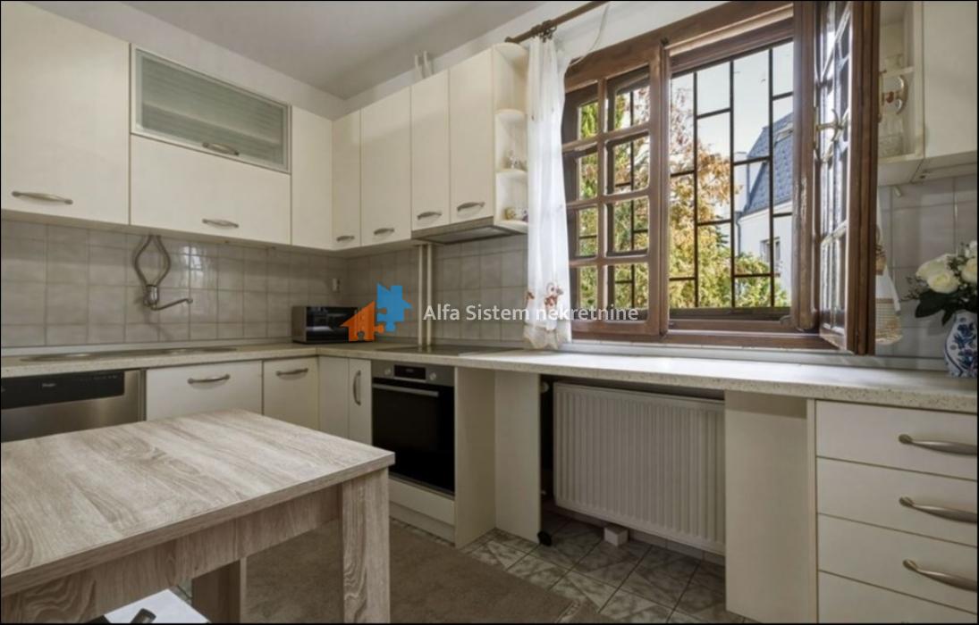 Izdavanje: Kuća 330 m², Dedinje – Beograd