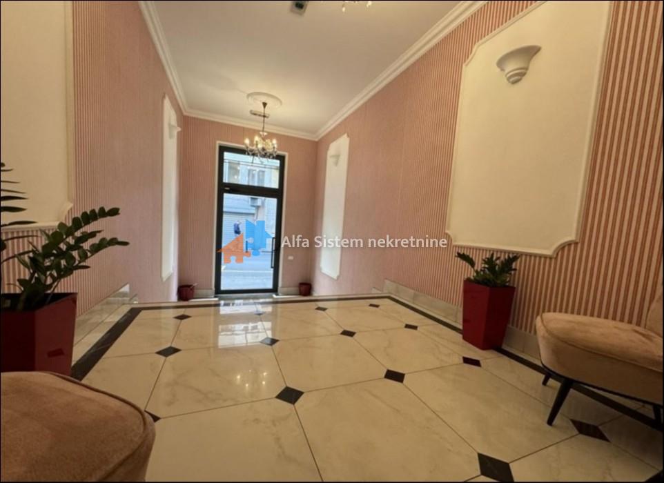 Izdavanje: Trosoban stan 170 m², Vračar – Beograd