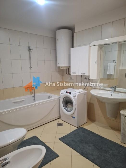 Izdavanje: Trosoban stan 100 m², Palilula – Beograd
