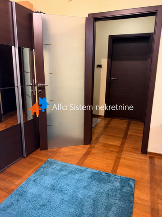 Izdavanje: Dvosoban stan 75 m², Vračar – Beograd