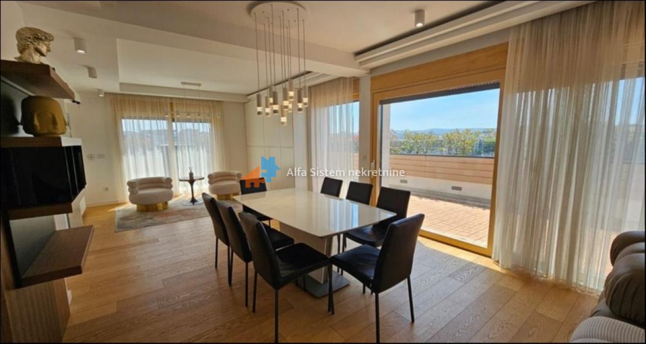 Izdavanje: Petosoban stan 240 m², Vračar – Beograd Izdavanje: Petosoban stan 240 m², Vračar – Beograd