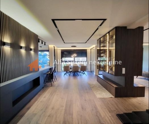 Izdavanje: Petosoban stan 197 m², Vračar – Beograd