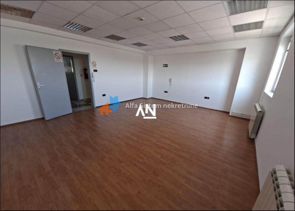 Izdavanje: Poslovni prostor 216 m², Zemun – Beograd