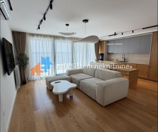 Izdavanje: Trosoban stan 125 m², Vračar – Beograd