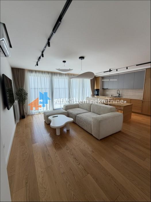 Izdavanje: Trosoban stan 125 m², Vračar – Beograd