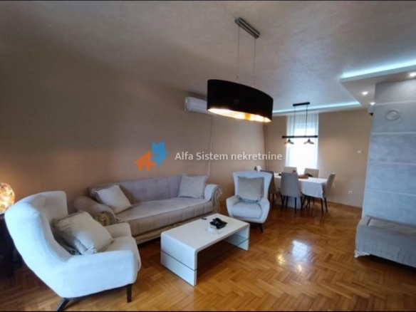 Izdavanje: Četvorosoban stan 100 m², Zvezdara – Beograd