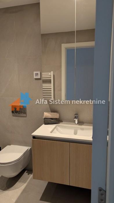 Izdavanje: Trosoban stan 73 m², Beograd na vodi – Beograd