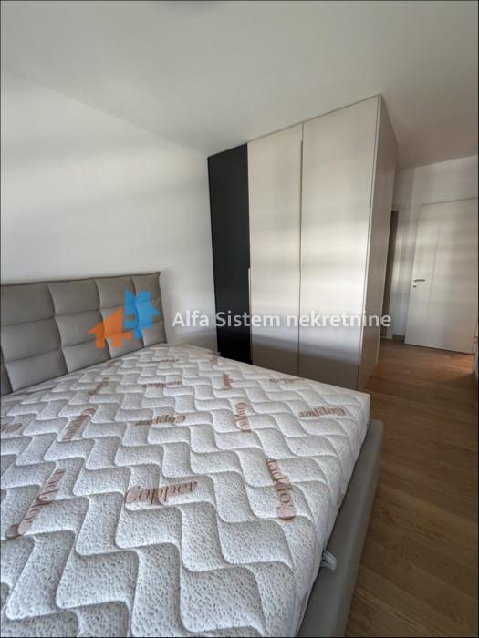 Izdavanje: Troiposoban stan 105 m², Novi Beograd – Beograd