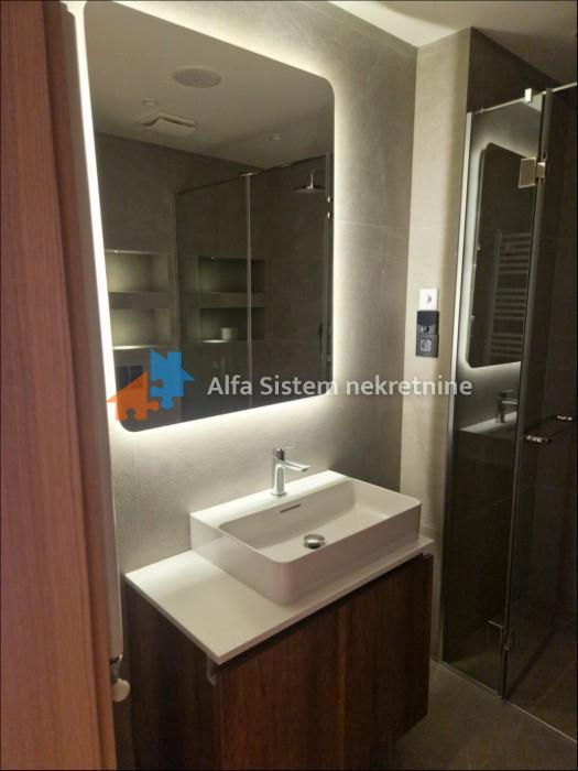 Izdavanje: Trosoban stan 66 m², Savski venac – Beograd