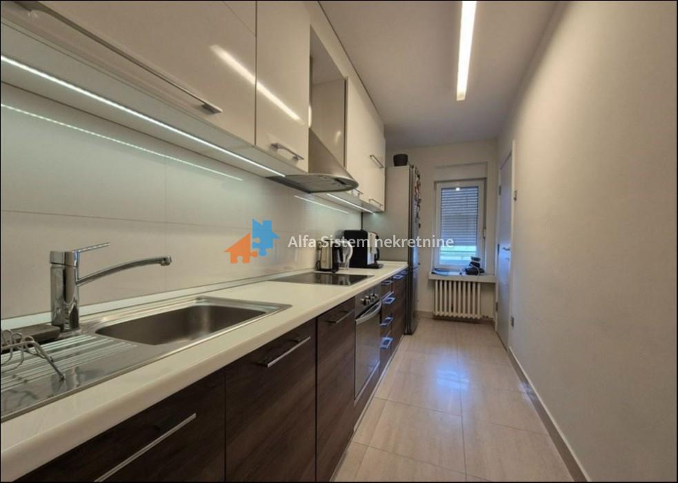 Izdavanje: Petosoban stan 150 m², Stari grad – Beograd
