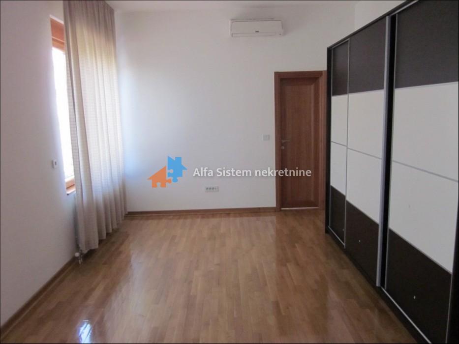 Izdavanje: Kuća 600 m², Savski venac – Beograd