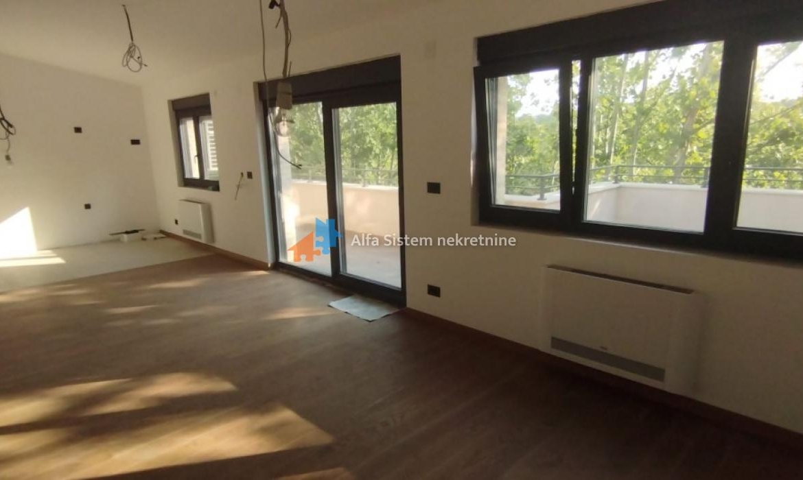 Izdavanje: Trosoban stan 80 m², Voždovac – Beograd