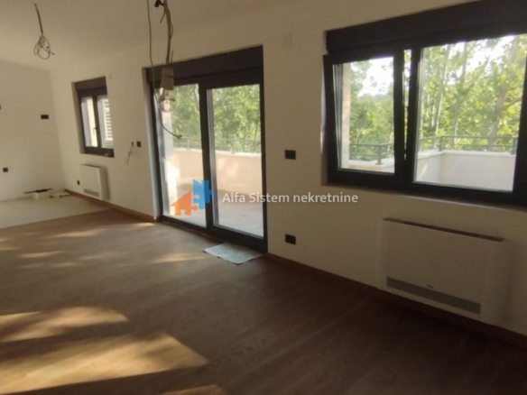 Izdavanje: Trosoban stan 80 m², Voždovac – Beograd
