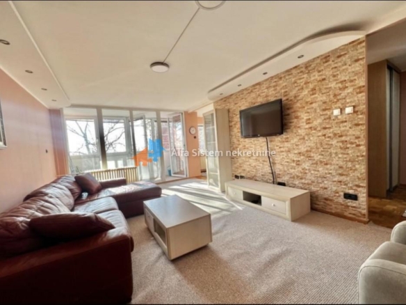Izdavanje: Trosoban stan 84 m², Zvezdara – Beograd