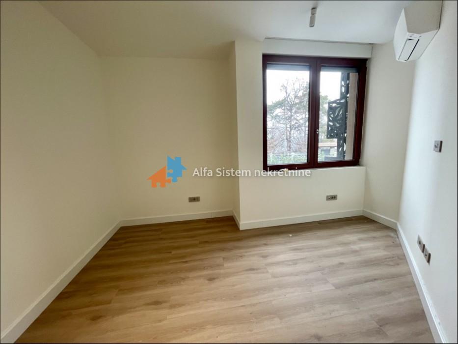 Izdavanje: Četvorosoban stan 153 m², Savski venac – Beograd