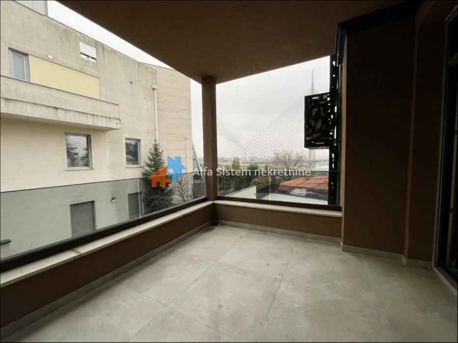 Izdavanje: Četvorosoban stan 174 m², Savski venac – Beograd