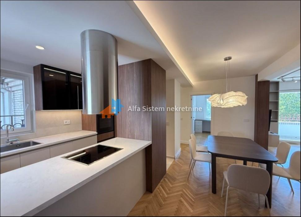 Izdavanje: Četvorosoban stan 90 m², Bežanijska kosa – Beograd