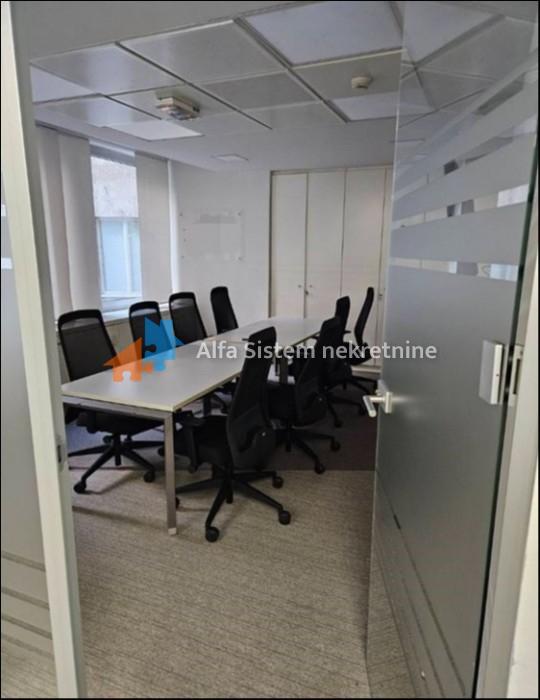 Izdavanje: Poslovni prostor 300 m², Stari grad – Beograd