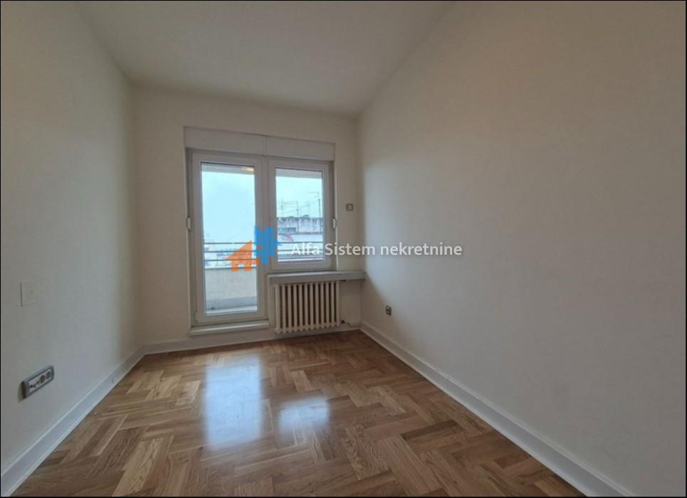Izdavanje: Petosoban stan 150 m², Stari grad – Beograd