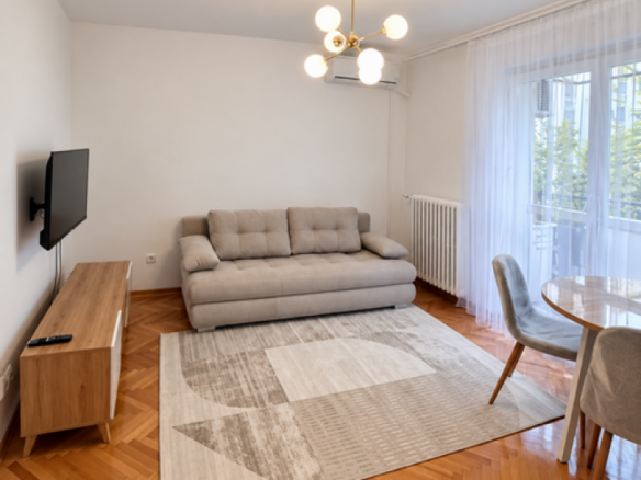 Izdavanje: Trosoban stan 52 m², Vračar – Beograd