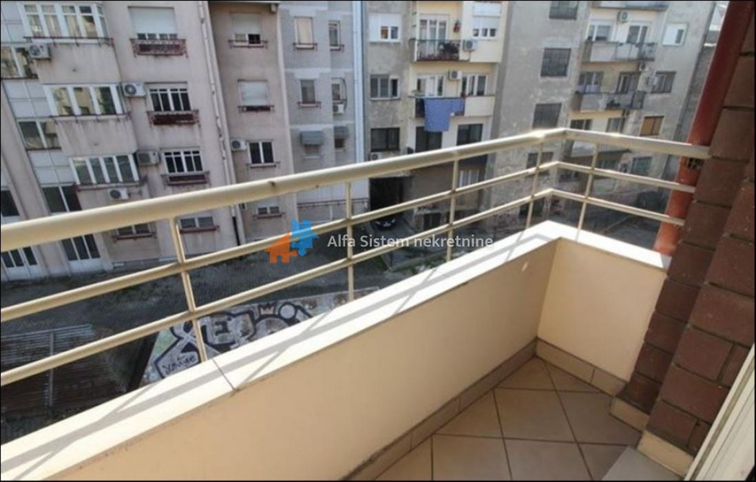 Izdavanje: Četvorosoban stan 127 m², Palilula – Beograd