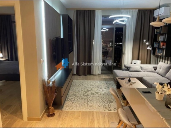 Izdavanje: Dvosoban stan 56 m², Beograd na vodi – Beograd