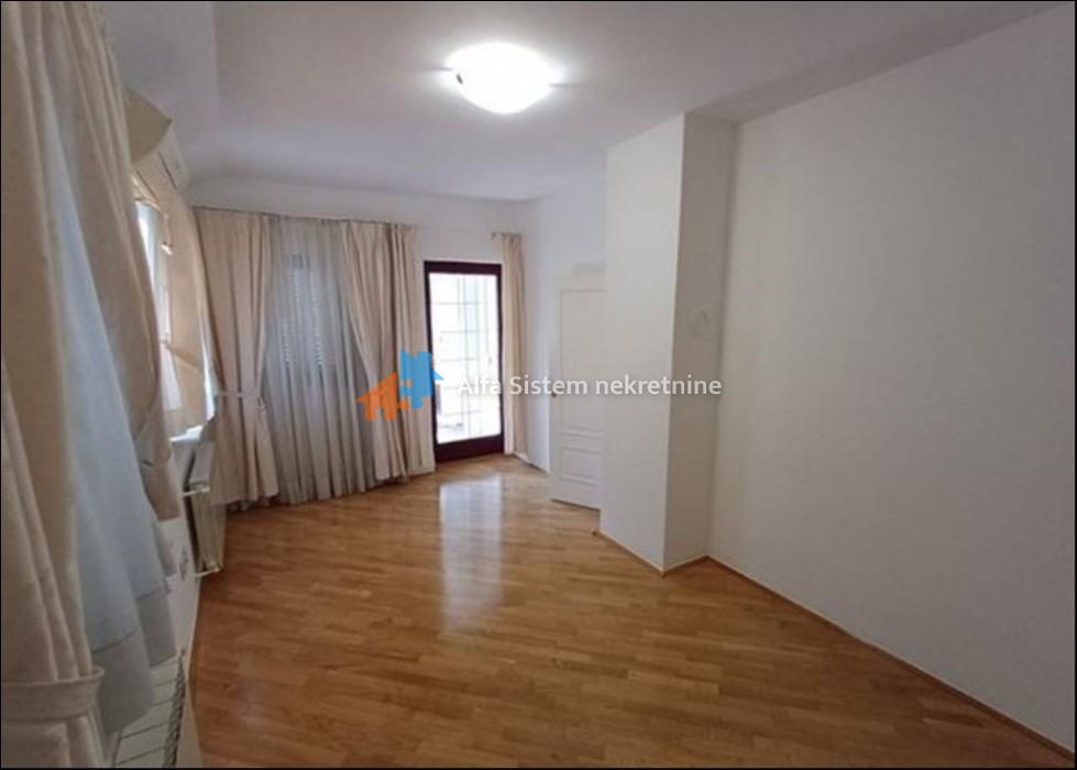 Izdavanje: Kuća 300 m², Voždovac – Beograd