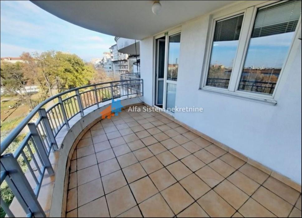 Izdavanje: Petosoban stan 172 m², Vračar – Beograd