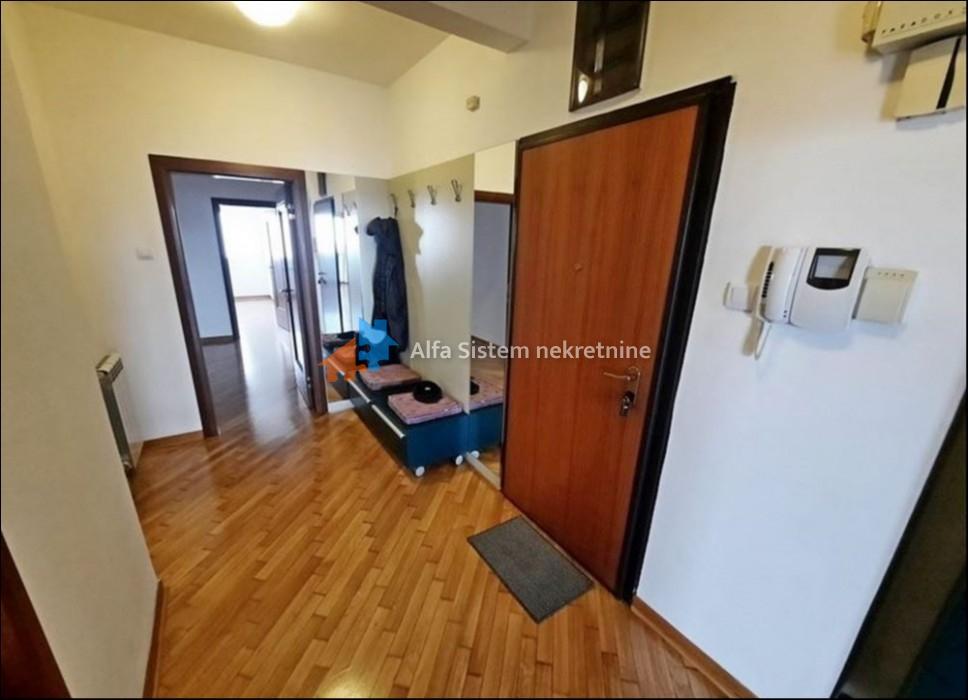 Izdavanje: Petosoban stan 172 m², Vračar – Beograd