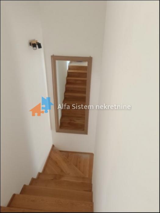 Izdavanje: Trosoban stan 77 m², Savski venac – Beograd
