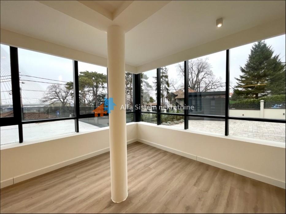 Izdavanje: Četvorosoban stan 153 m², Savski venac – Beograd