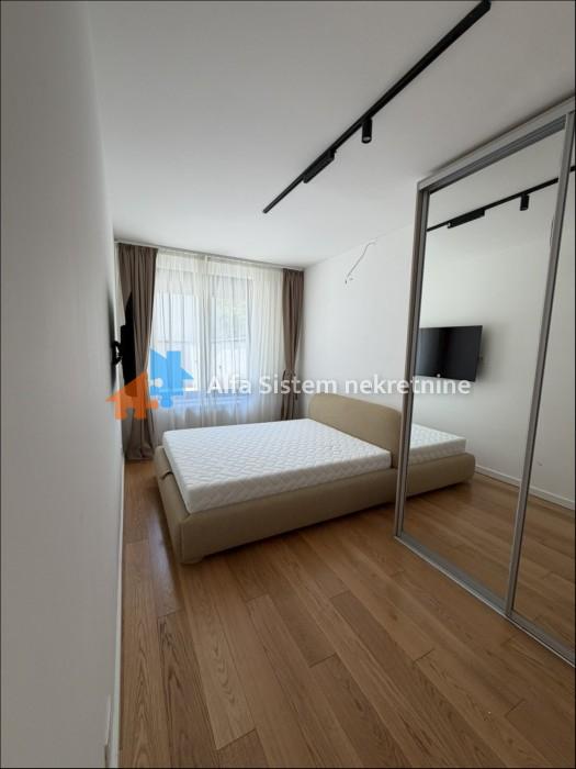 Izdavanje: Trosoban stan 125 m², Vračar – Beograd