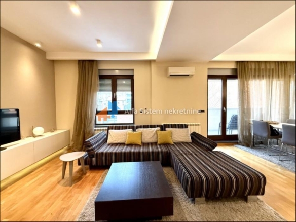 Izdavanje: Petosoban stan 160 m², Vračar – Beograd