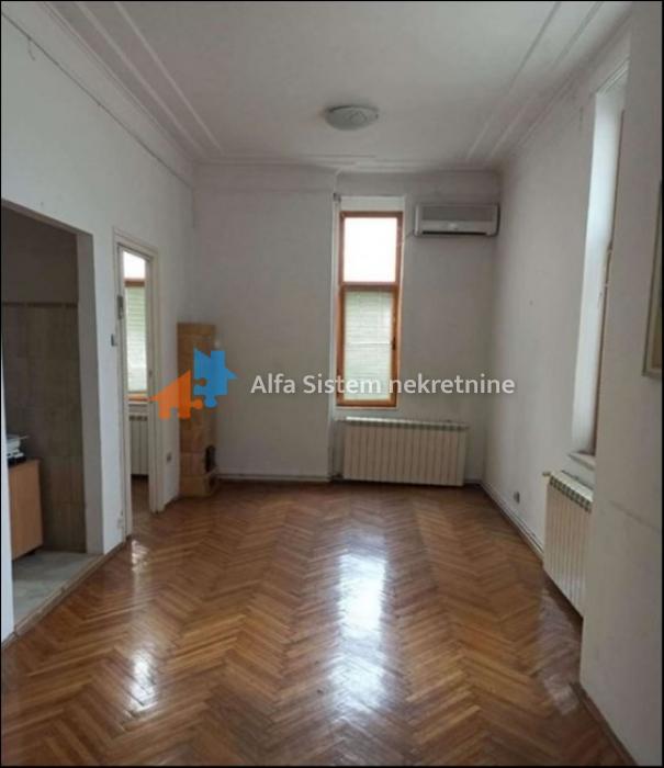 Izdavanje: Petosoban stan 132 m², Vračar – Beograd