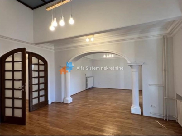 Izdavanje: Kuća 550 m², Voždovac – Beograd
