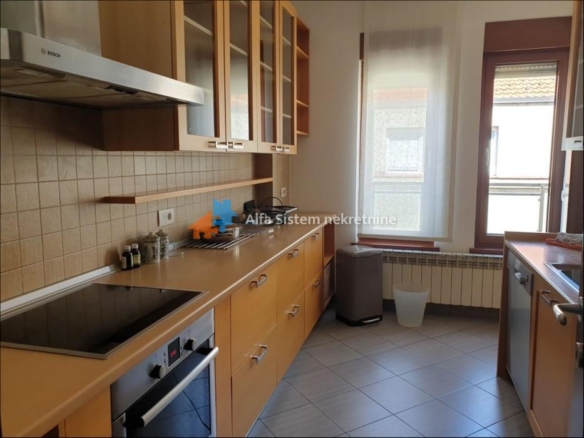 Izdavanje: Petosoban stan 191 m², Vračar – Beograd