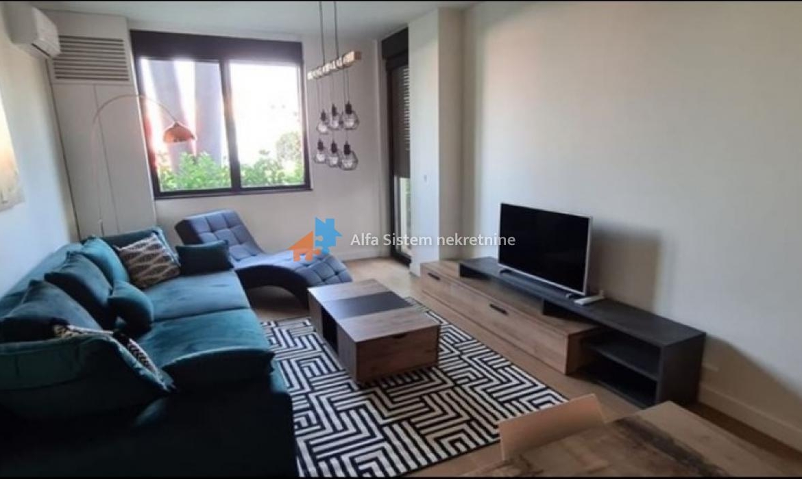 Izdavanje: Dvosoban stan 60 m², Savski venac – Beograd